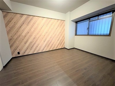 apartment 大阪府茨木市西駅前町5-8 関電不動産茨木ビル1階