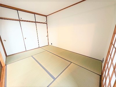 apartment 大阪府茨木市西駅前町5-8 関電不動産茨木ビル1階