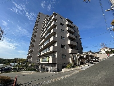 apartment 大阪府茨木市西駅前町5-8 関電不動産茨木ビル1階