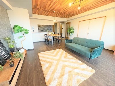 apartment 大阪府茨木市西駅前町5-8 関電不動産茨木ビル1階