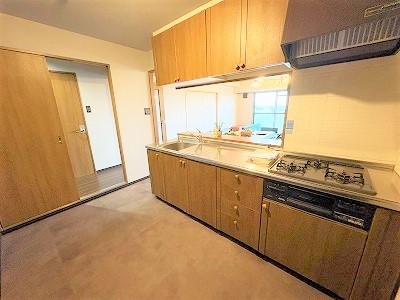 apartment 大阪府茨木市西駅前町5-8 関電不動産茨木ビル1階