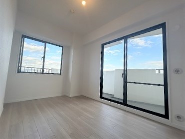 apartment 大阪府茨木市西駅前町5-8 関電不動産茨木ビル1階