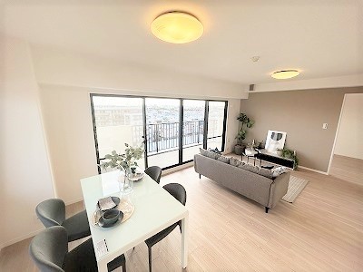 apartment 大阪府茨木市西駅前町5-8 関電不動産茨木ビル1階