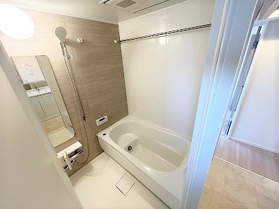 apartment 大阪府茨木市西駅前町5-8 関電不動産茨木ビル1階