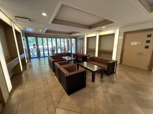 apartment 大阪府茨木市西駅前町5-8 関電不動産茨木ビル1階