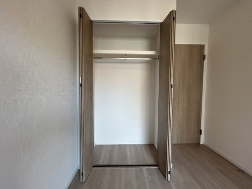 apartment 大阪府茨木市西駅前町5-8 関電不動産茨木ビル1階