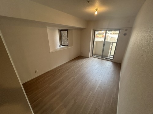 apartment 大阪府茨木市西駅前町5-8 関電不動産茨木ビル1階