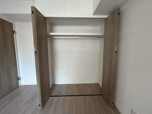 apartment 大阪府茨木市西駅前町5-8 関電不動産茨木ビル1階