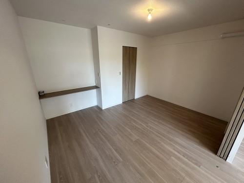apartment 大阪府茨木市西駅前町5-8 関電不動産茨木ビル1階