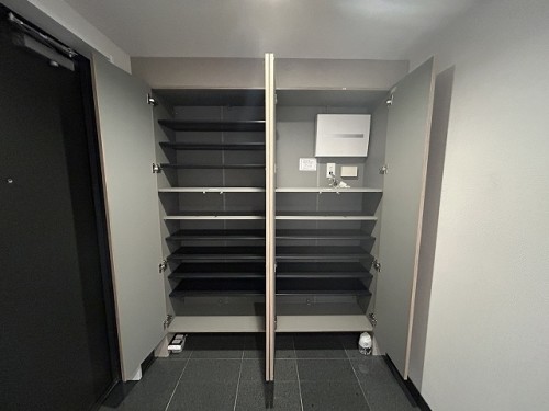 apartment 大阪府茨木市西駅前町5-8 関電不動産茨木ビル1階