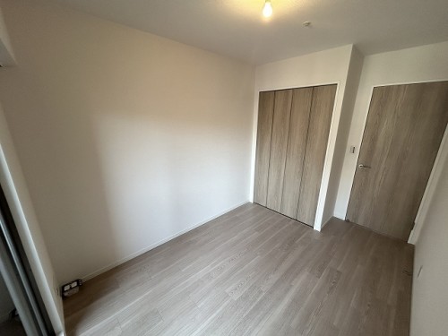 apartment 大阪府茨木市西駅前町5-8 関電不動産茨木ビル1階