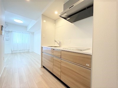 apartment 大阪府茨木市西駅前町5-8 関電不動産茨木ビル1階