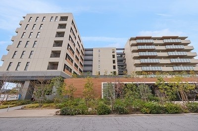 apartment 大阪府茨木市西駅前町5-8 関電不動産茨木ビル1階