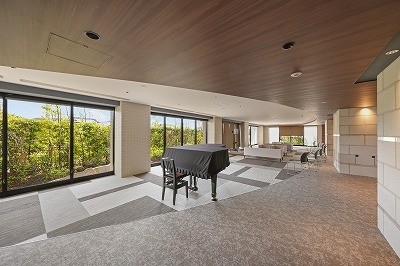 apartment 大阪府茨木市西駅前町5-8 関電不動産茨木ビル1階
