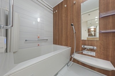 apartment 大阪府茨木市西駅前町5-8 関電不動産茨木ビル1階
