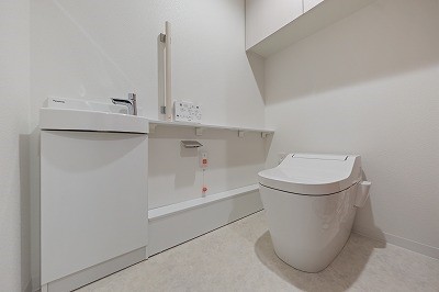 apartment 大阪府茨木市西駅前町5-8 関電不動産茨木ビル1階
