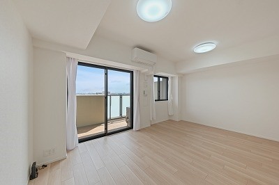 apartment 大阪府茨木市西駅前町5-8 関電不動産茨木ビル1階