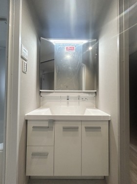 apartment 大阪府茨木市西駅前町5-8 関電不動産茨木ビル1階