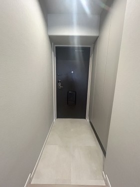 apartment 大阪府茨木市西駅前町5-8 関電不動産茨木ビル1階