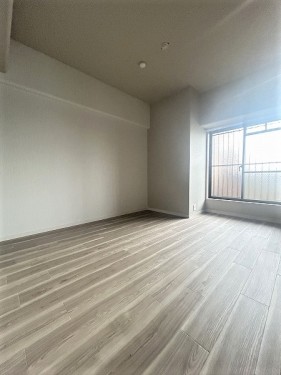 apartment 大阪府茨木市西駅前町5-8 関電不動産茨木ビル1階