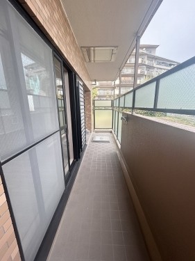 apartment 大阪府茨木市西駅前町5-8 関電不動産茨木ビル1階