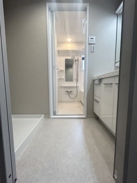 apartment 大阪府茨木市西駅前町5-8 関電不動産茨木ビル1階
