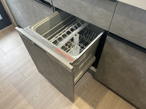 apartment 大阪府茨木市西駅前町5-8 関電不動産茨木ビル1階