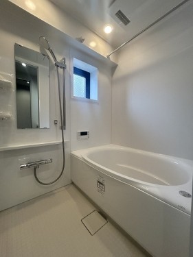 apartment 大阪府茨木市西駅前町5-8 関電不動産茨木ビル1階