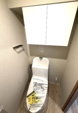 apartment 大阪府茨木市西駅前町5-8 関電不動産茨木ビル1階
