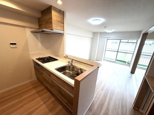 apartment 大阪府茨木市西駅前町5-8 関電不動産茨木ビル1階