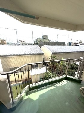 apartment 大阪府茨木市西駅前町5-8 関電不動産茨木ビル1階