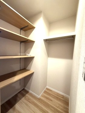 apartment 大阪府茨木市西駅前町5-8 関電不動産茨木ビル1階