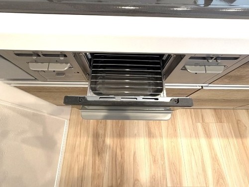 apartment 大阪府茨木市西駅前町5-8 関電不動産茨木ビル1階