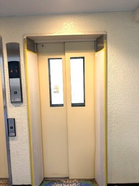 apartment 大阪府茨木市西駅前町5-8 関電不動産茨木ビル1階