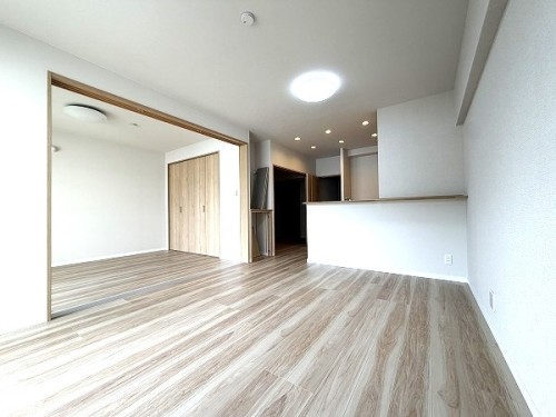apartment 大阪府茨木市西駅前町5-8 関電不動産茨木ビル1階