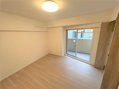 apartment 大阪府茨木市西駅前町5-8 関電不動産茨木ビル1階