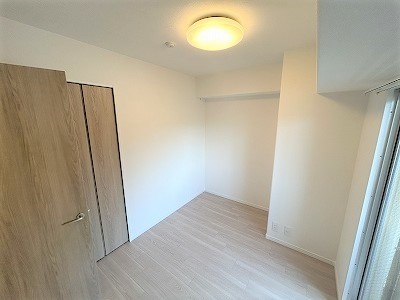 apartment 大阪府茨木市西駅前町5-8 関電不動産茨木ビル1階
