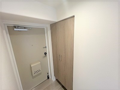 apartment 大阪府茨木市西駅前町5-8 関電不動産茨木ビル1階