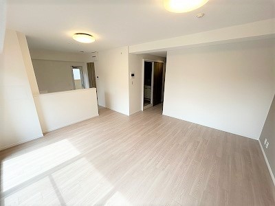 apartment 大阪府茨木市西駅前町5-8 関電不動産茨木ビル1階