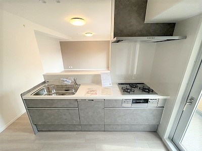 apartment 大阪府茨木市西駅前町5-8 関電不動産茨木ビル1階