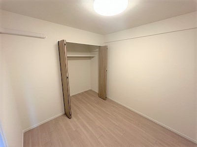 apartment 大阪府茨木市西駅前町5-8 関電不動産茨木ビル1階