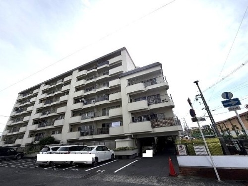 apartment 大阪府茨木市西駅前町5-8 関電不動産茨木ビル1階