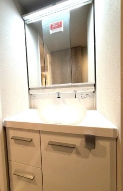 apartment 大阪府茨木市西駅前町5-8 関電不動産茨木ビル1階