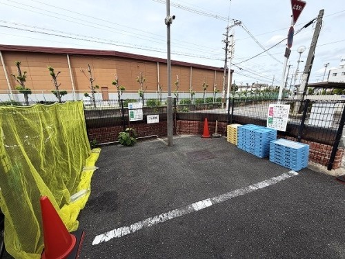 apartment 大阪府茨木市西駅前町5-8 関電不動産茨木ビル1階