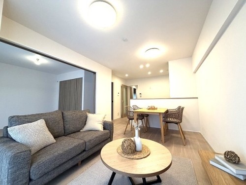apartment 大阪府茨木市西駅前町5-8 関電不動産茨木ビル1階