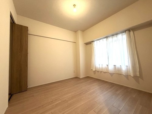 apartment 大阪府茨木市西駅前町5-8 関電不動産茨木ビル1階