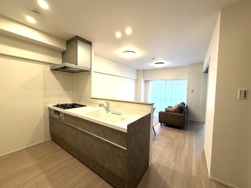 apartment 大阪府茨木市西駅前町5-8 関電不動産茨木ビル1階