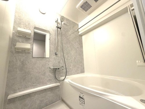 apartment 大阪府茨木市西駅前町5-8 関電不動産茨木ビル1階
