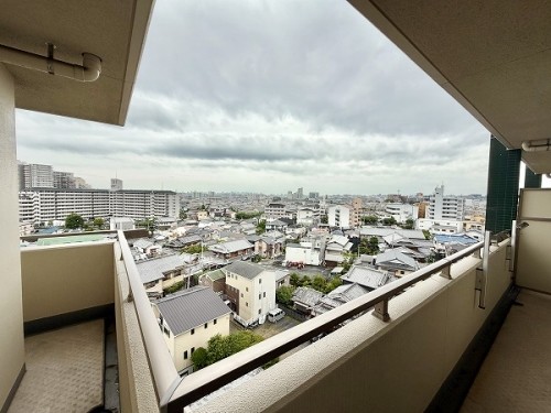apartment 大阪府茨木市西駅前町5-8 関電不動産茨木ビル1階