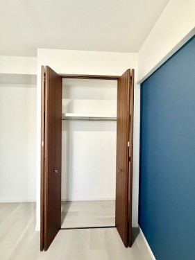 apartment 大阪府茨木市西駅前町5-8 関電不動産茨木ビル1階
